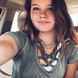 Meet your Posher, Abigail